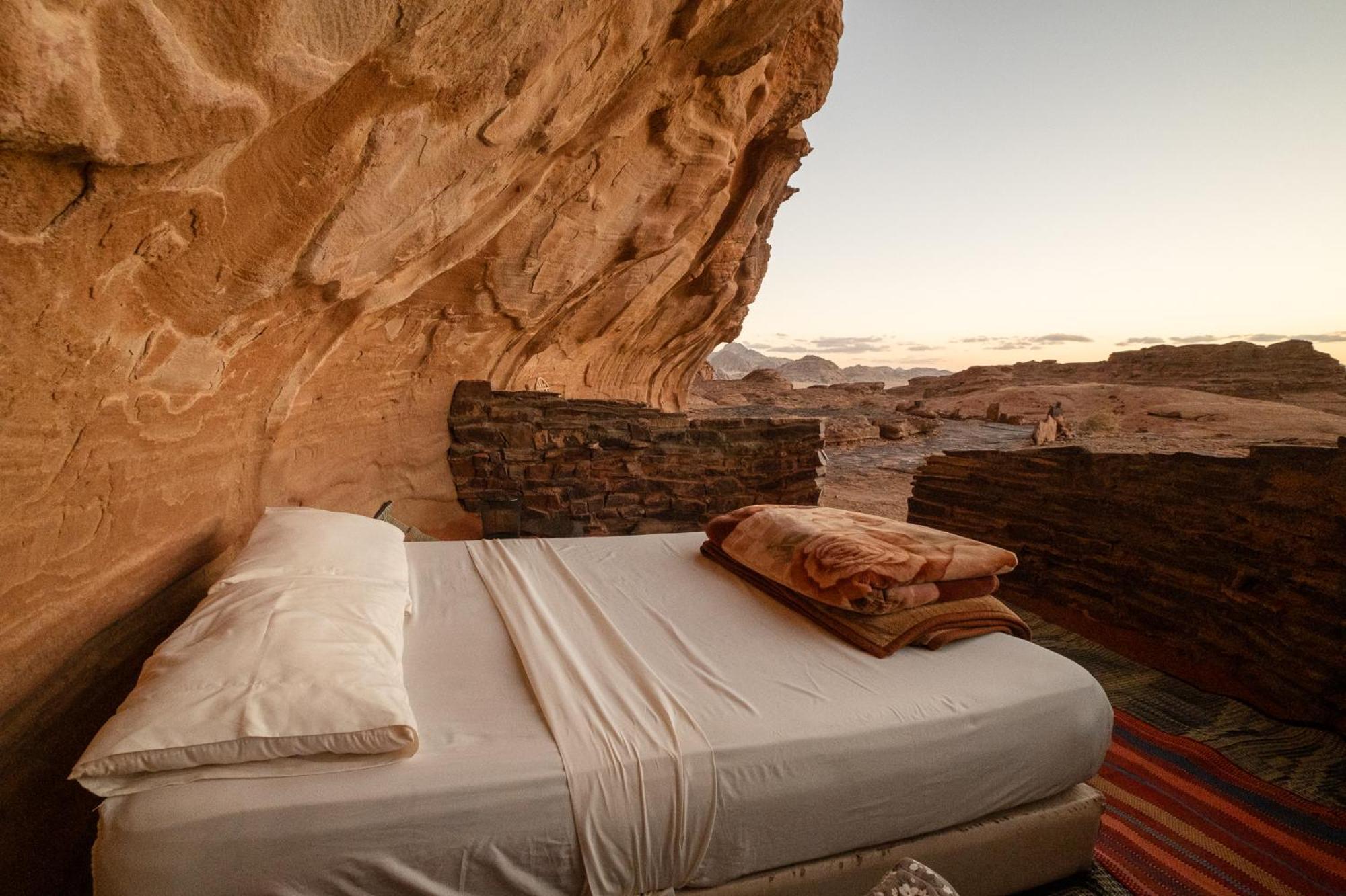 Wadi Rum Cave Camping Exterior photo