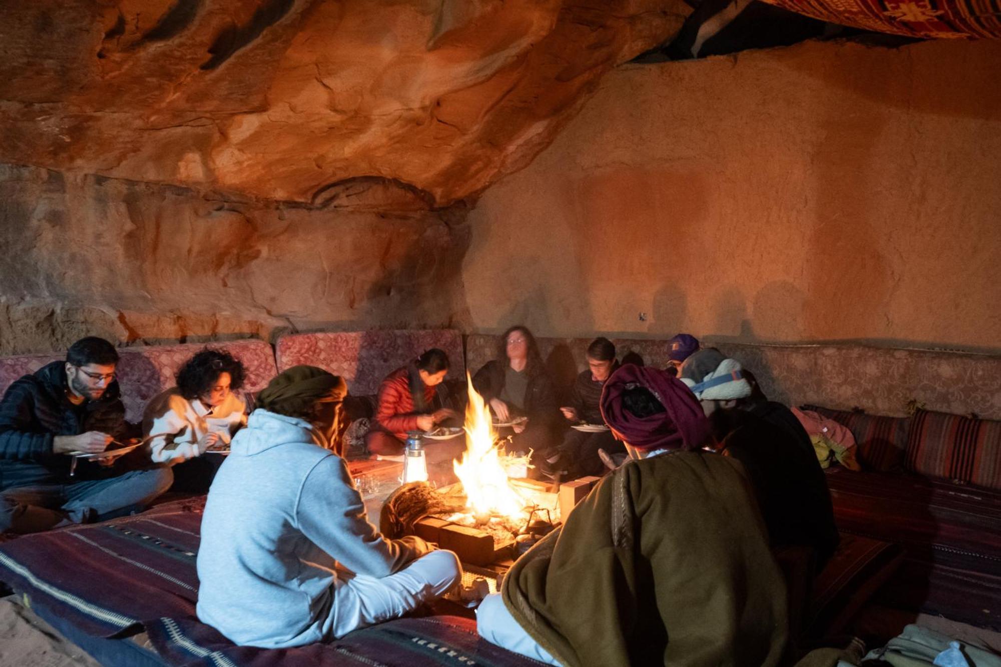 Wadi Rum Cave Camping Exterior photo