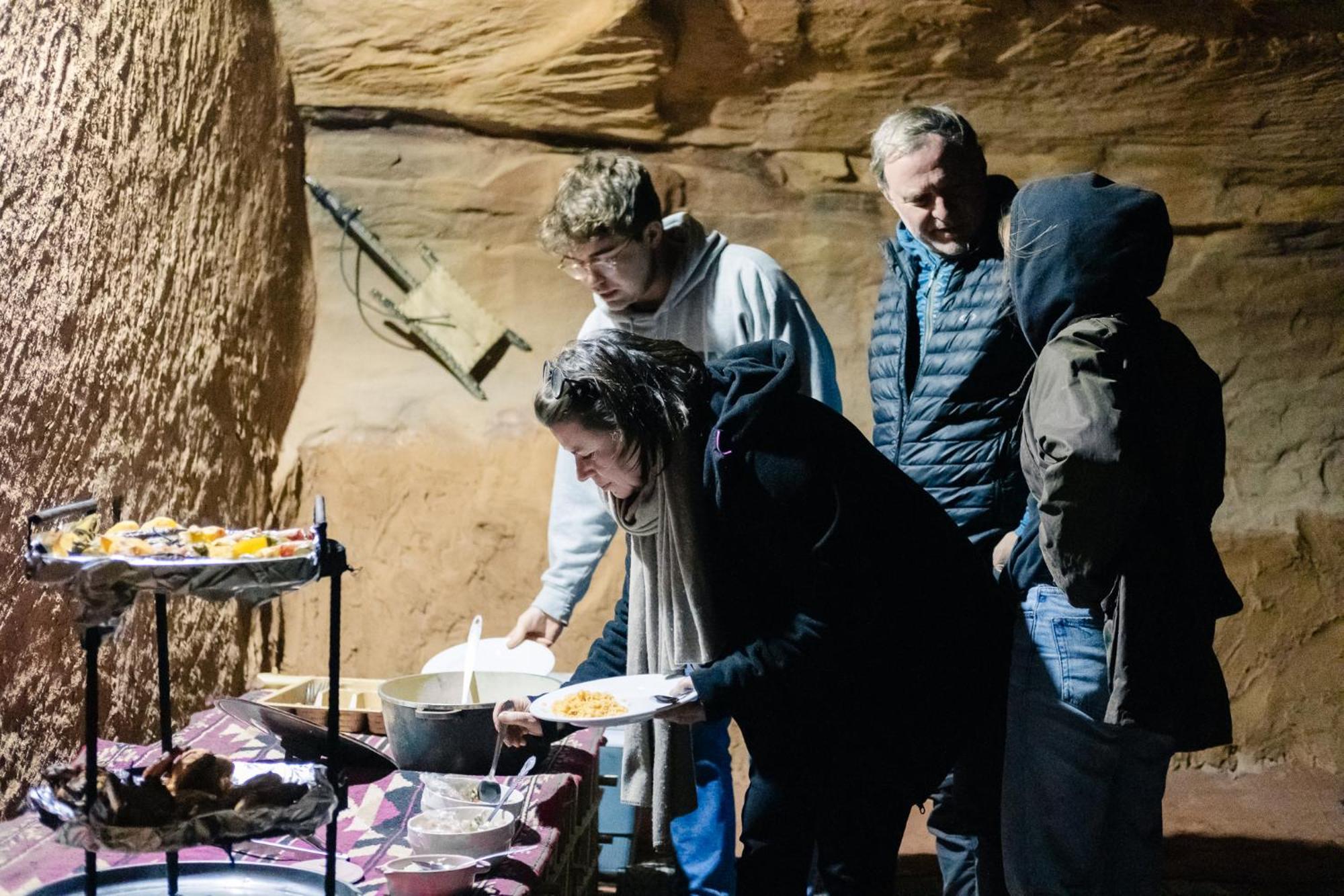 Wadi Rum Cave Camping Exterior photo