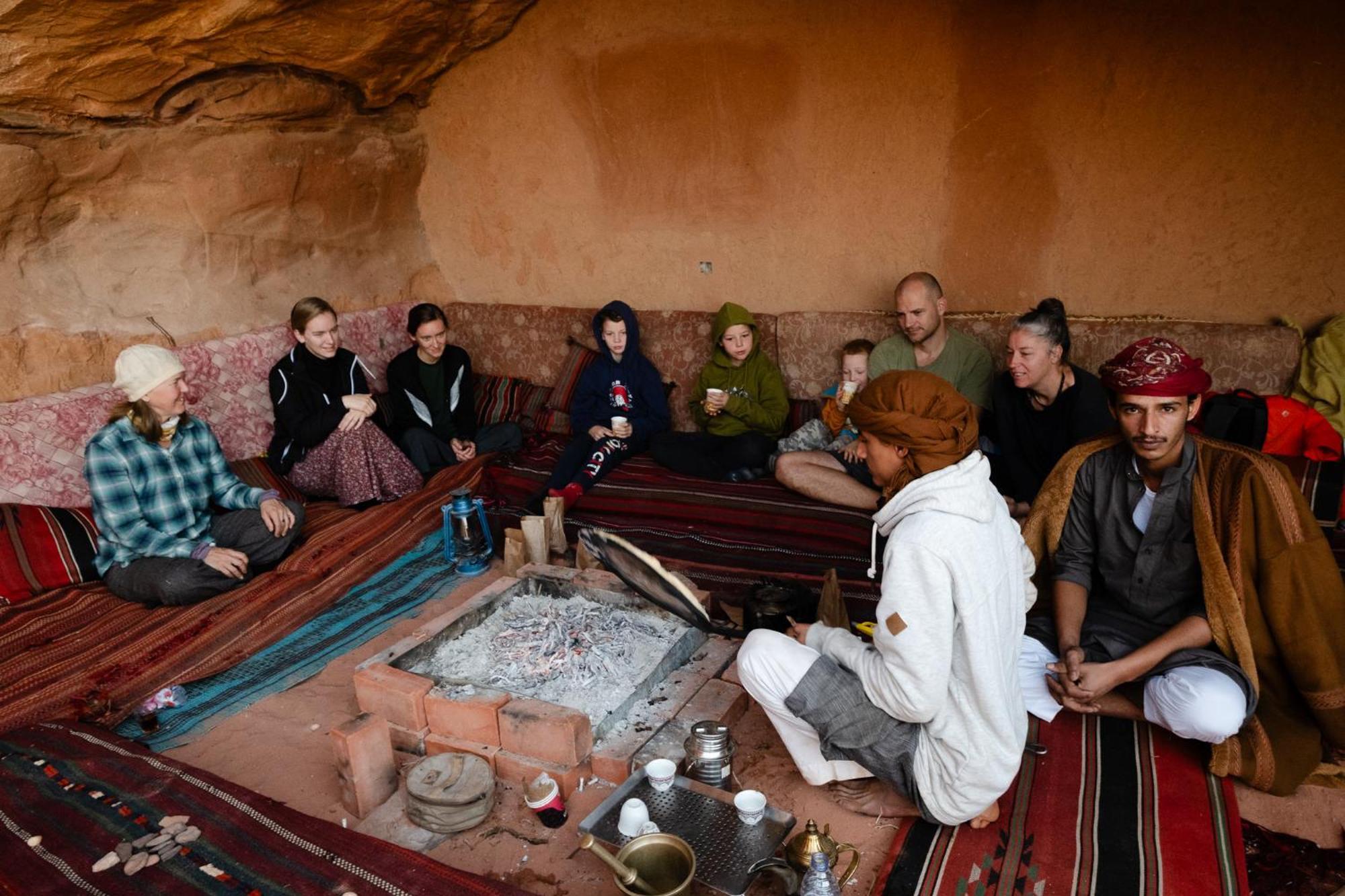 Wadi Rum Cave Camping Exterior photo