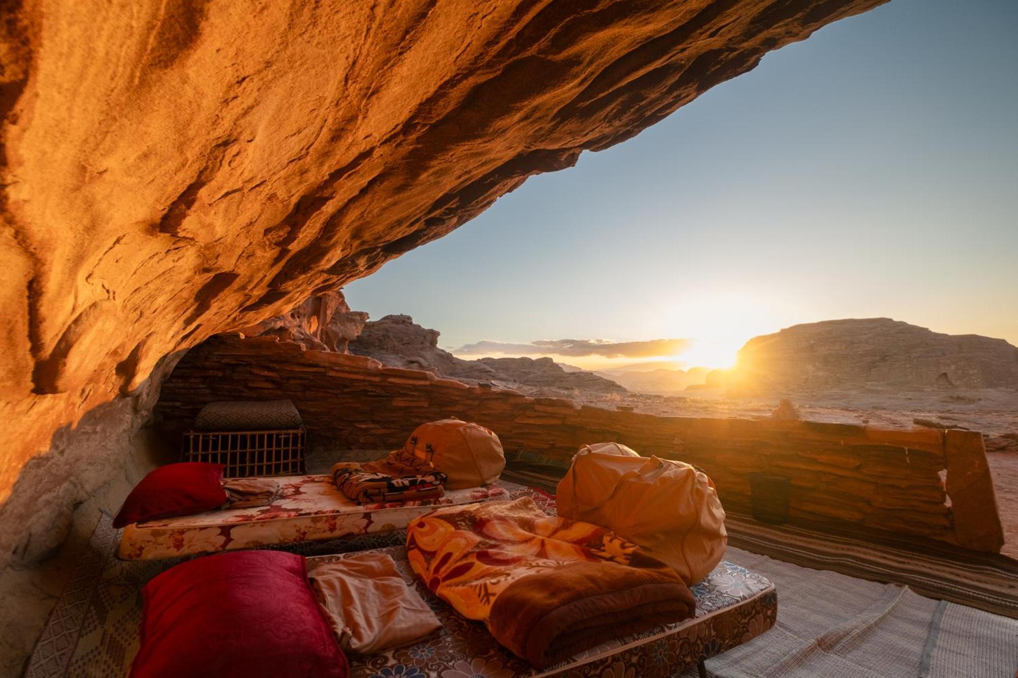 Wadi Rum Cave Camping Exterior photo