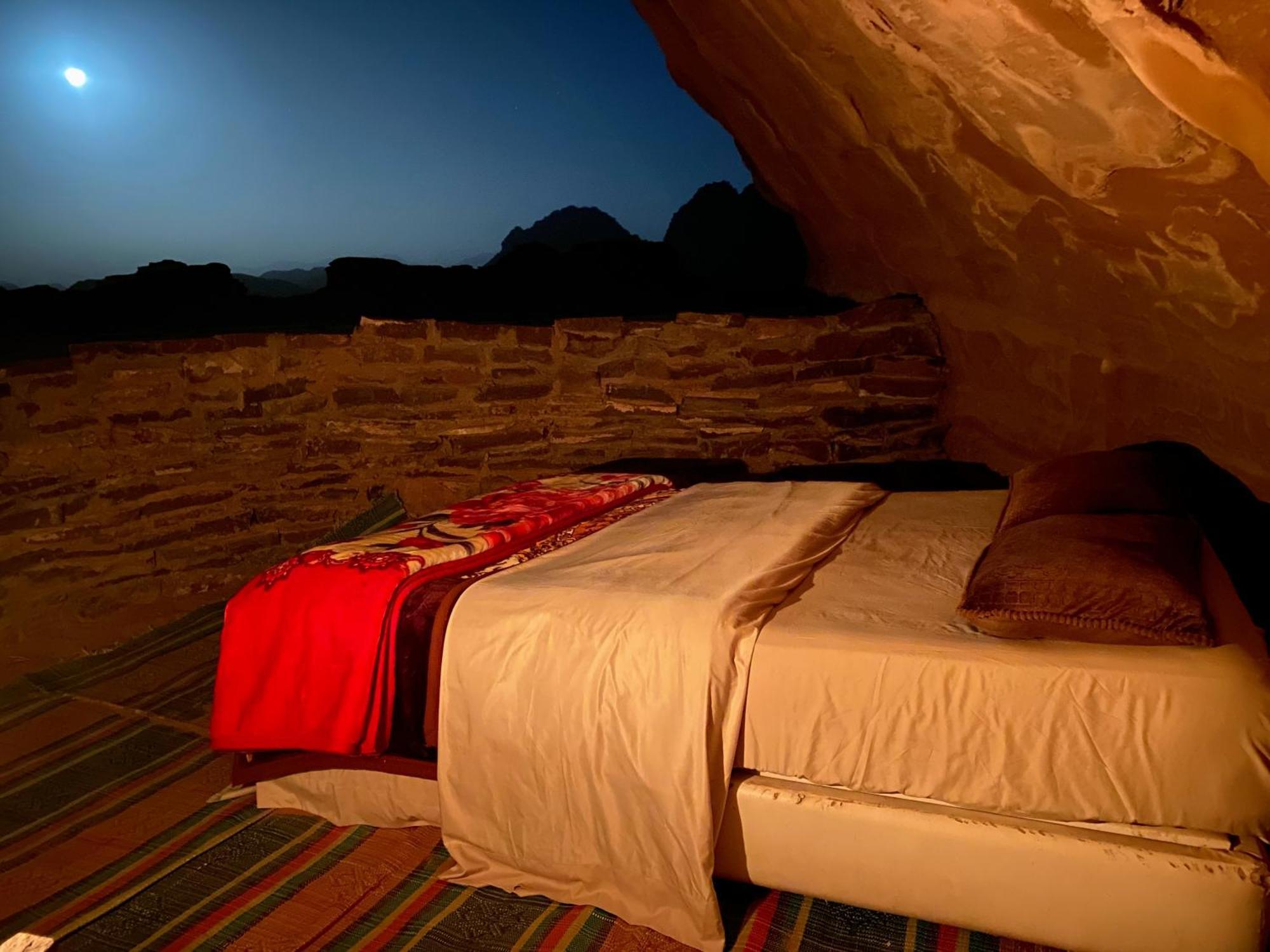 Wadi Rum Cave Camping Exterior photo