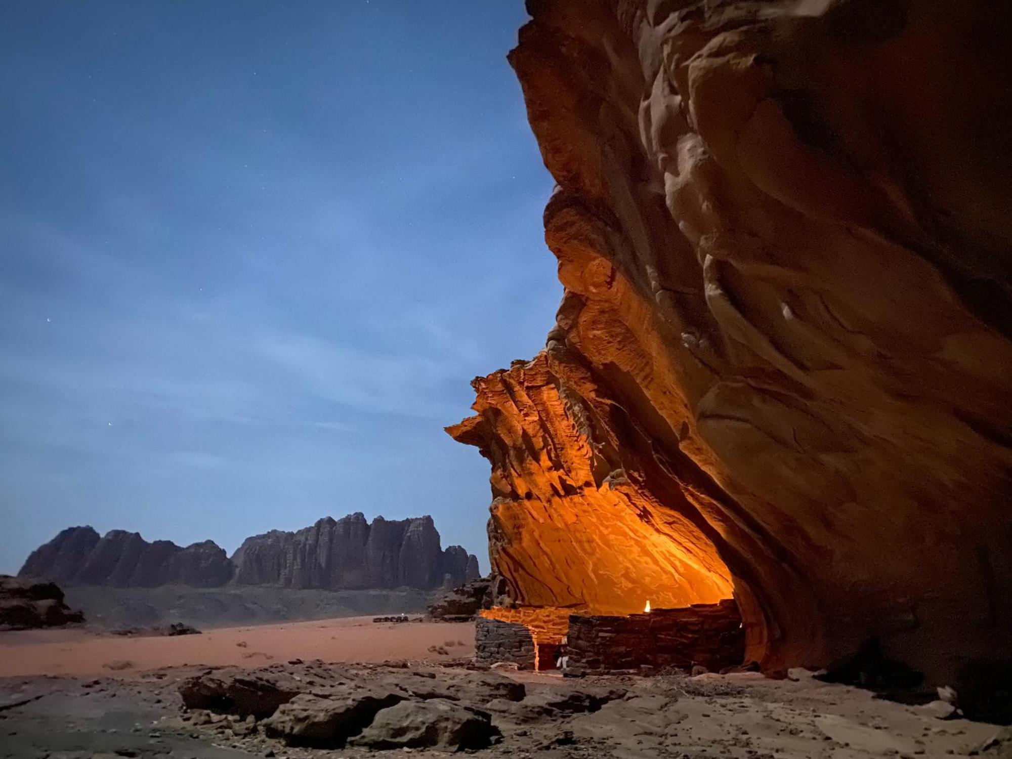 Wadi Rum Cave Camping Exterior photo