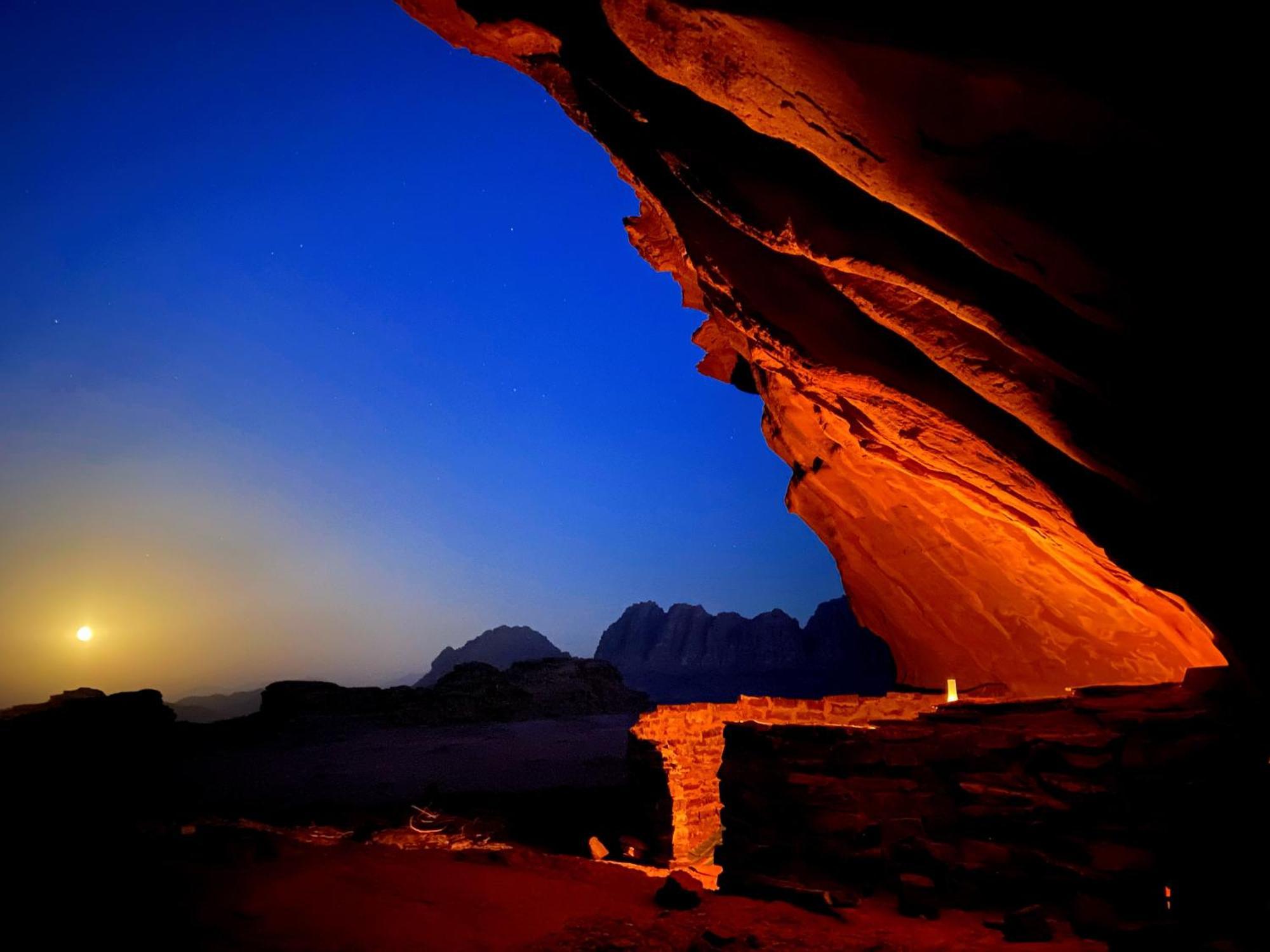 Wadi Rum Cave Camping Exterior photo