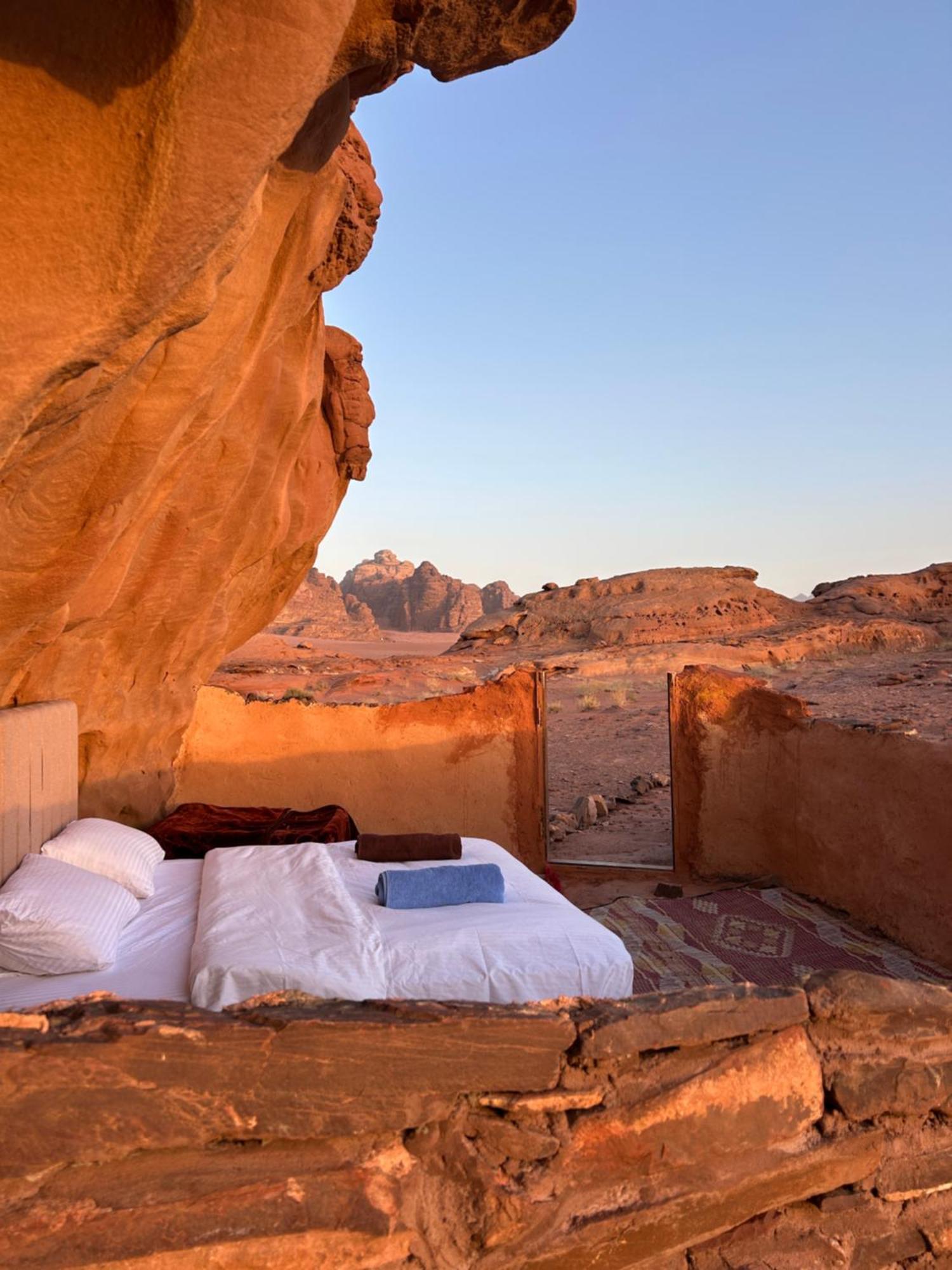 Wadi Rum Cave Camping Exterior photo